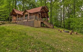 Updated Cabin Less Than 10 Miles To Skiing And Hiking!